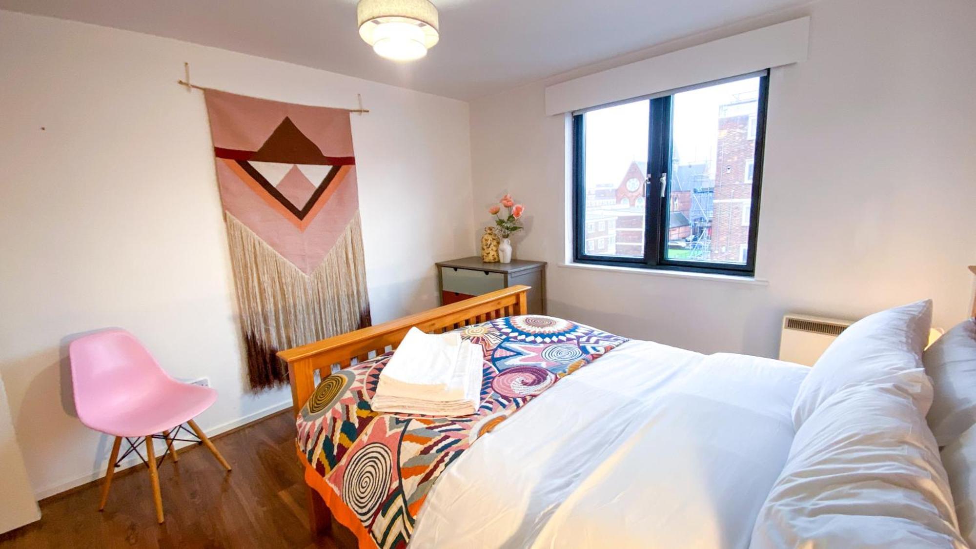 2 Bed Shoreditch Home With Parking Лондон Экстерьер фото