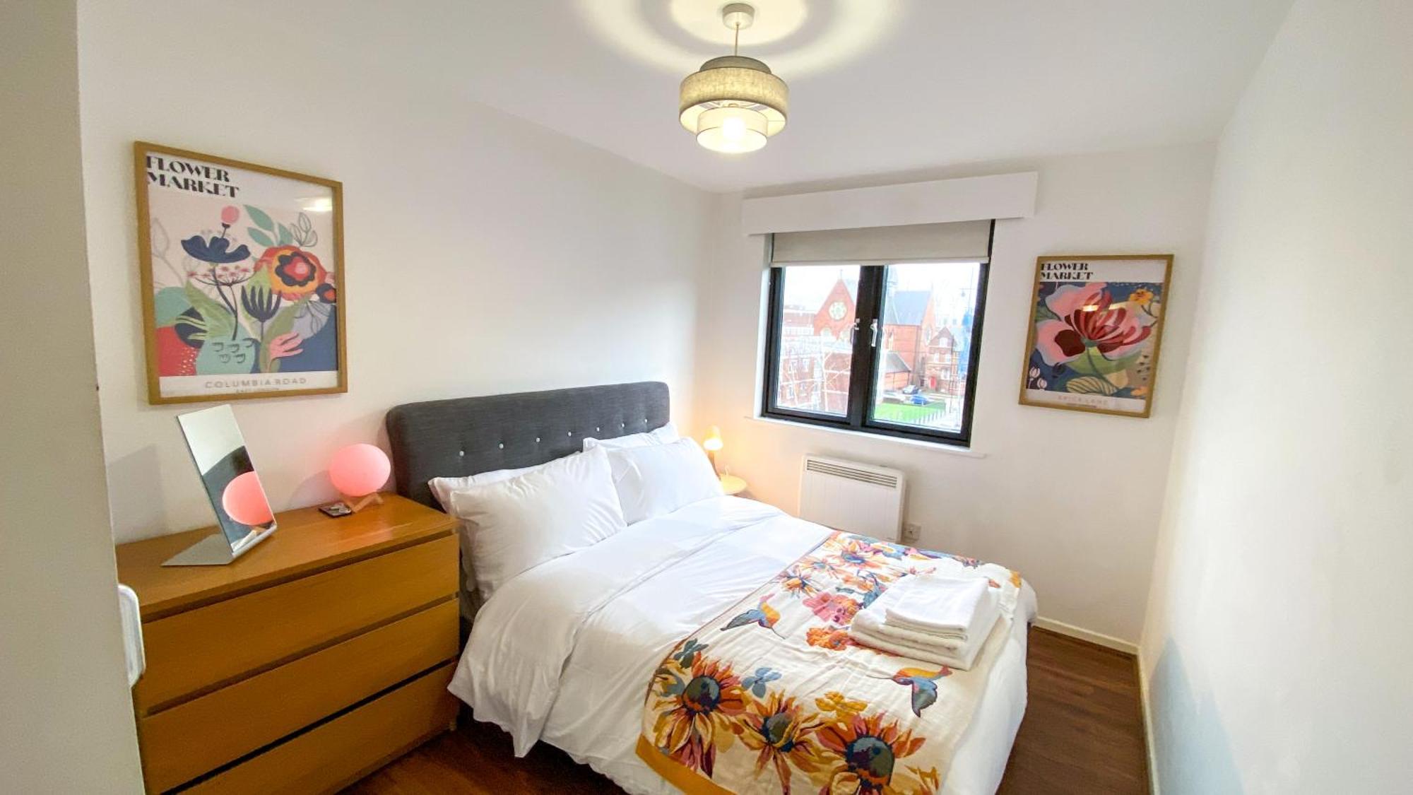 2 Bed Shoreditch Home With Parking Лондон Экстерьер фото